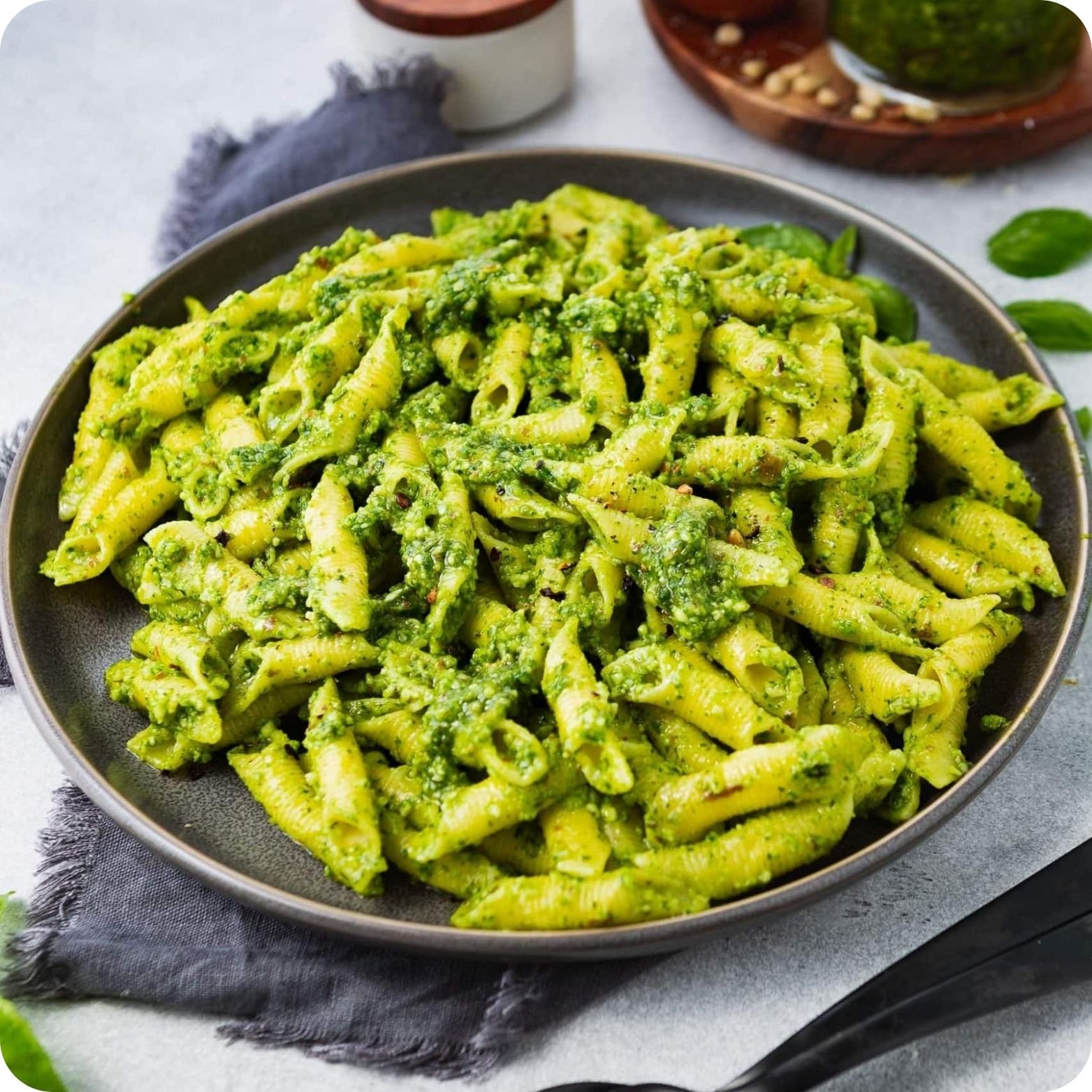 P13 - Pesto Sauce Pasta